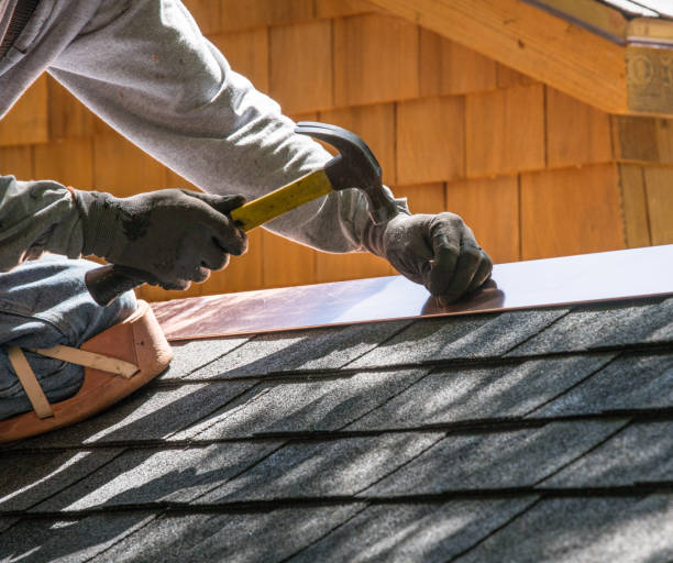 Roof Gutter Cleaning in Mccullom Lake, IL